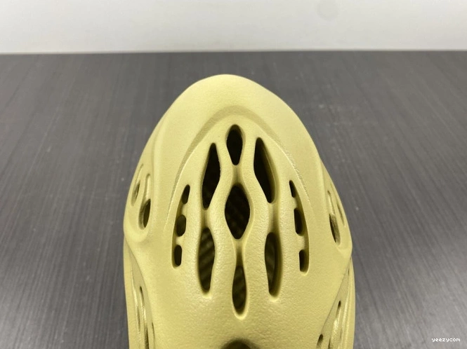 RNNR Adidas Yeezy Foam GV6775 Sulfur 0906